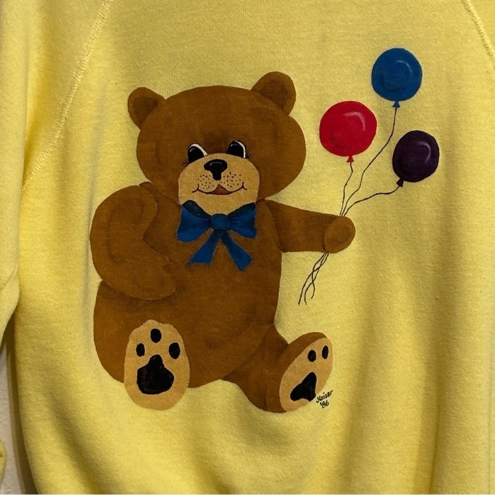 Vintage 80’s Bassett Walker Pale Yellow/Teddy Bear  Crewneck Sweatshirt Sz 10/12